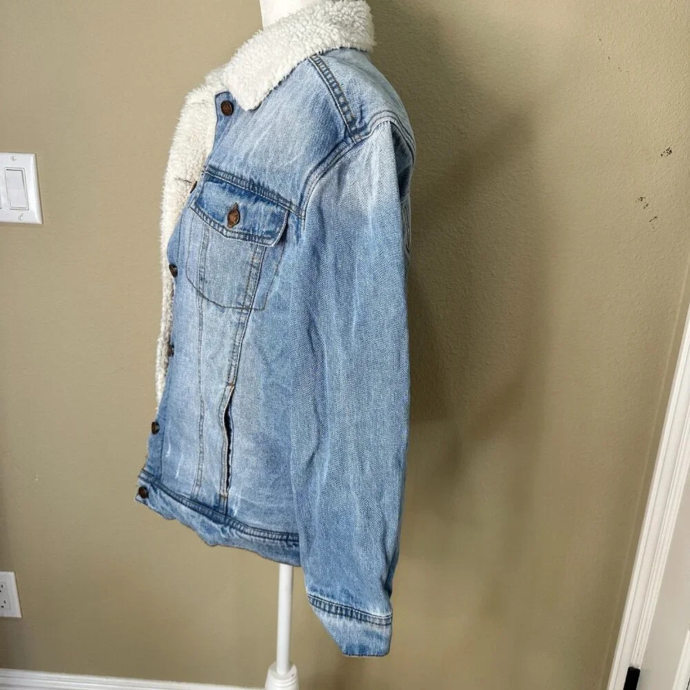 TILLY'S RSQ Sherpa Lined Denim Trucker Jean Jacket - small - Picture 5 of 13